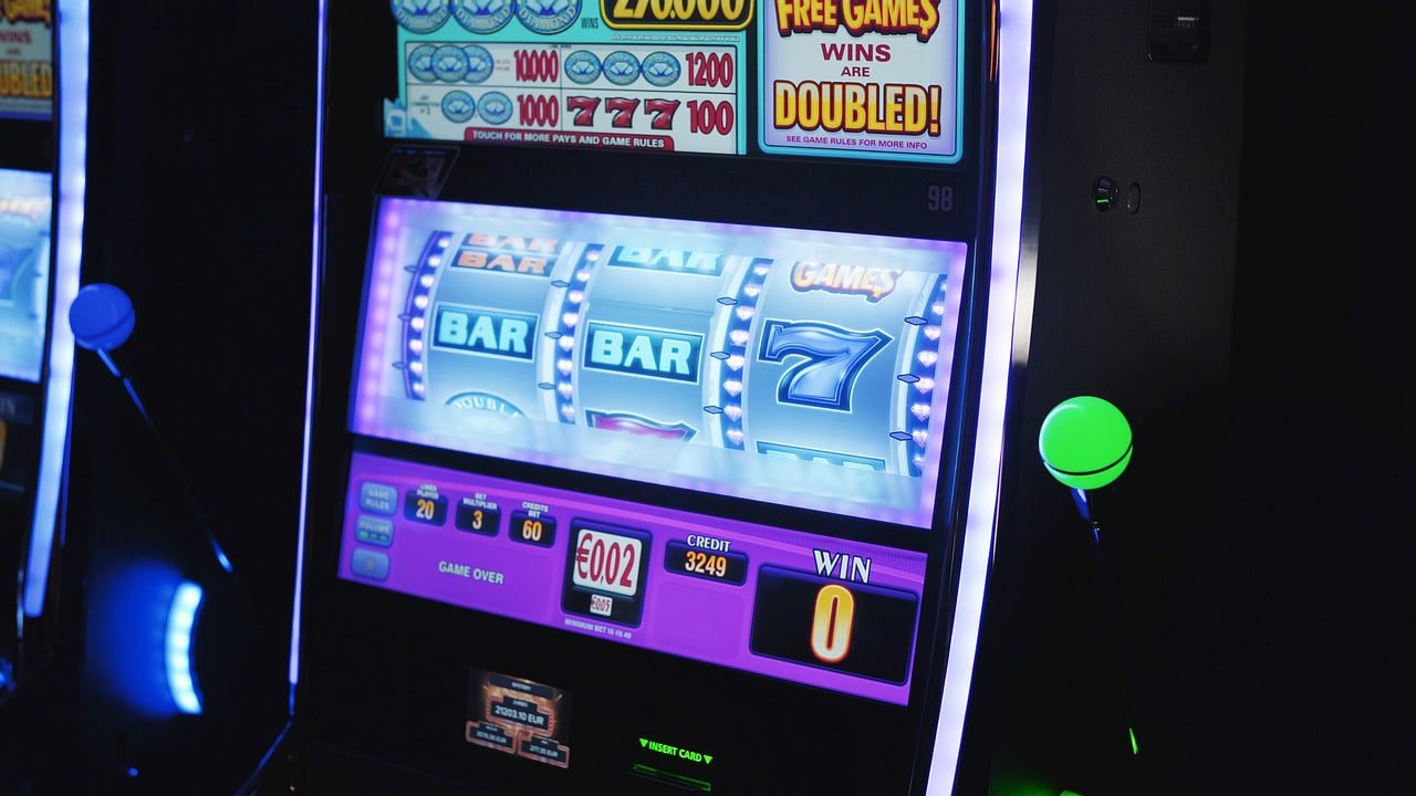 Antarmuka permainan Capsa Susun di aplikasi mobile totogaming menampilkan kartu dan papan permainan
